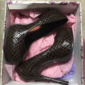 Shoedazzle Brown Tan Textured Platform High Heel